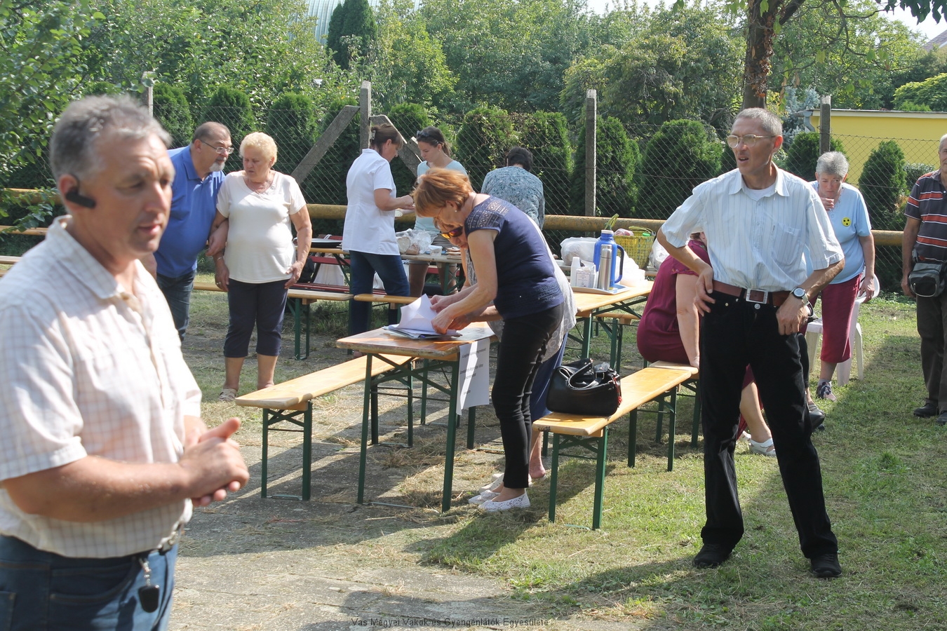 Bősze György elnök úr megnyitja a lengőteke bajnokságot. 3 csapat versenyzett: az Intézmény csapata, a mozgáskorlátozottak csapata és a VGYVE csapata volt a kihívó. A bajnokságot a SZMJV támogatta.